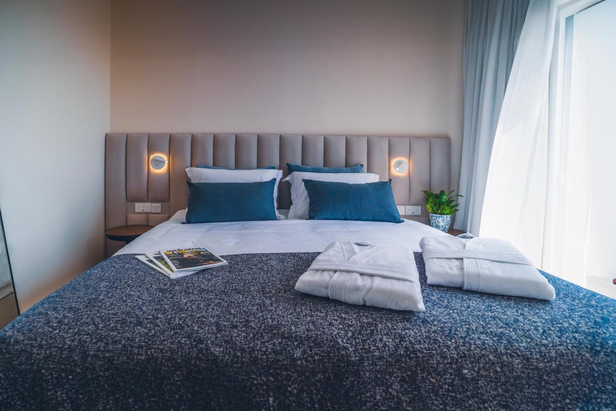 Wellclub - Wellness Family Experience - Seaview Hotel Paphos Bagian luar foto