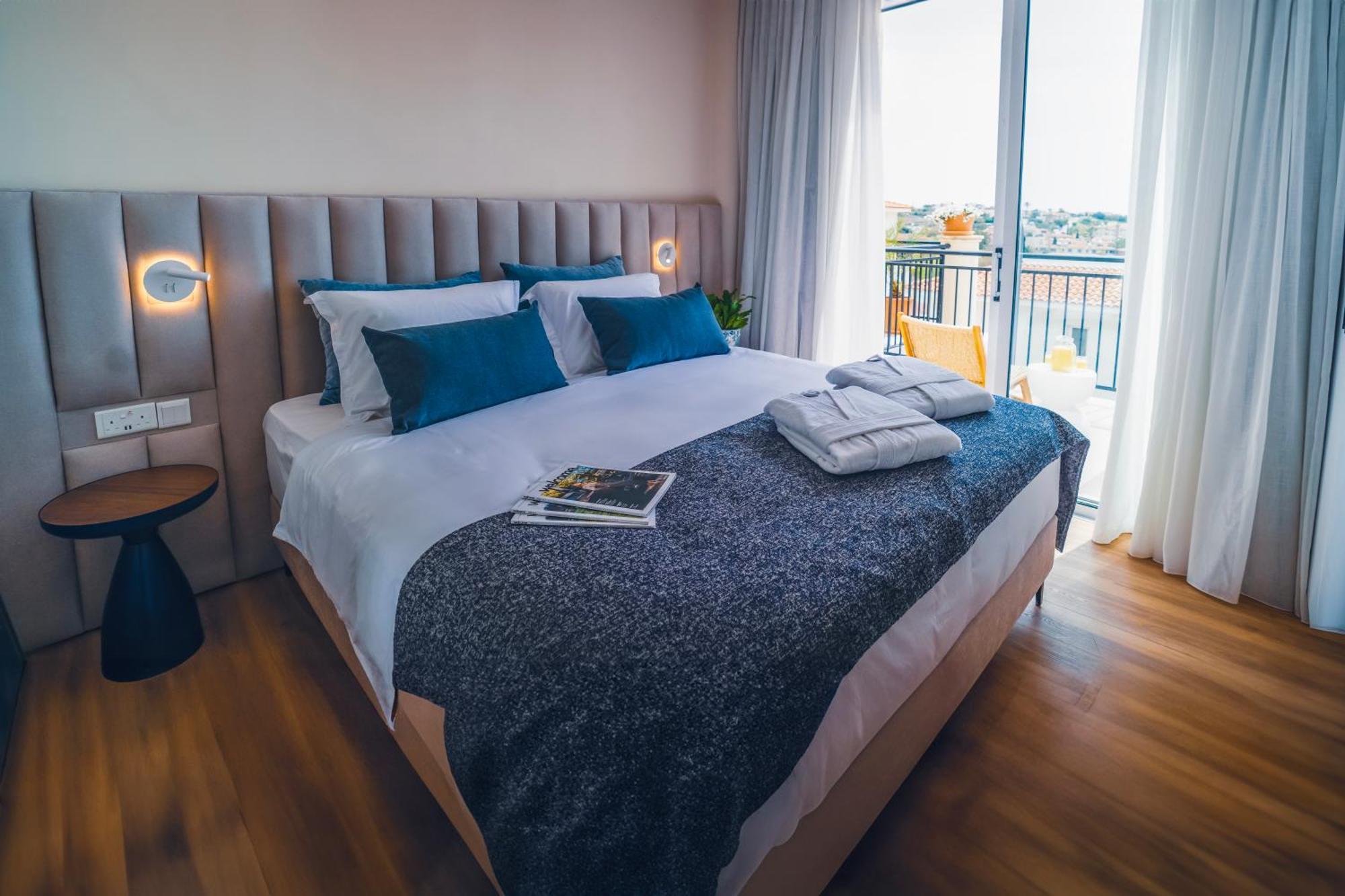 Wellclub - Wellness Family Experience - Seaview Hotel Paphos Bagian luar foto