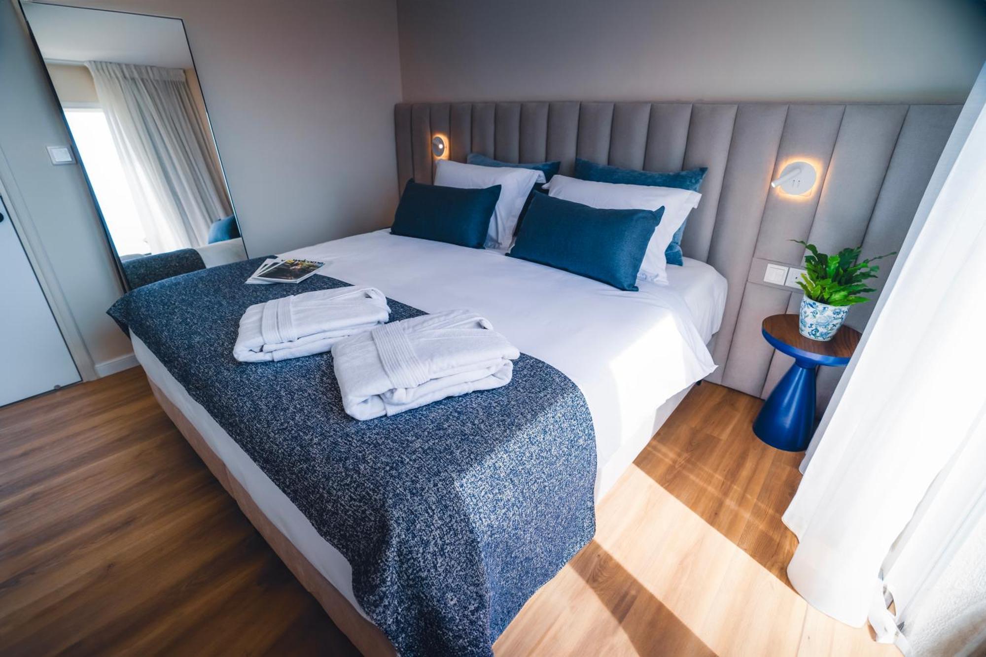 Wellclub - Wellness Family Experience - Seaview Hotel Paphos Bagian luar foto