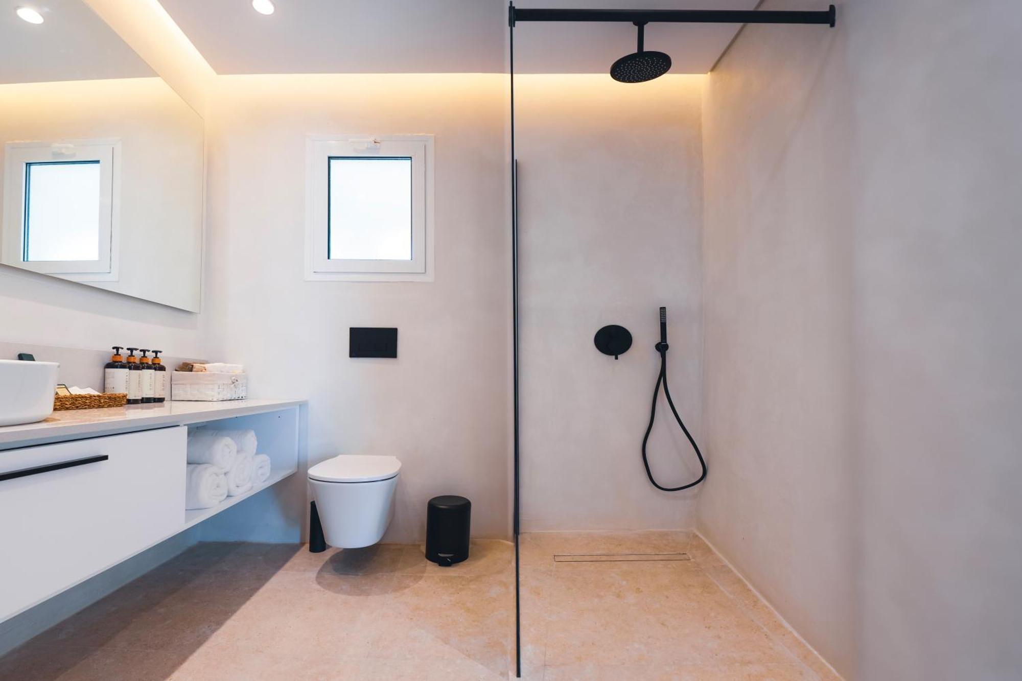 Wellclub - Wellness Family Experience - Seaview Hotel Paphos Bagian luar foto