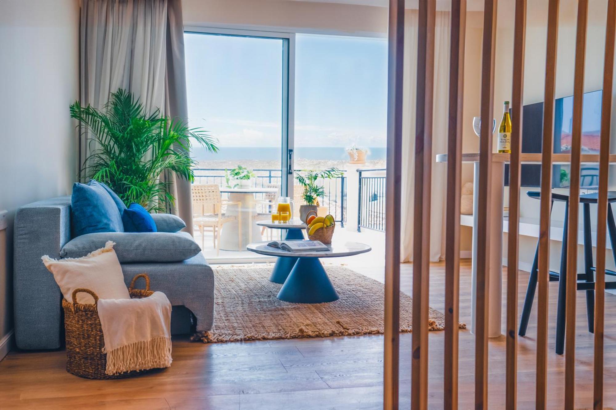 Wellclub - Wellness Family Experience - Seaview Hotel Paphos Bagian luar foto
