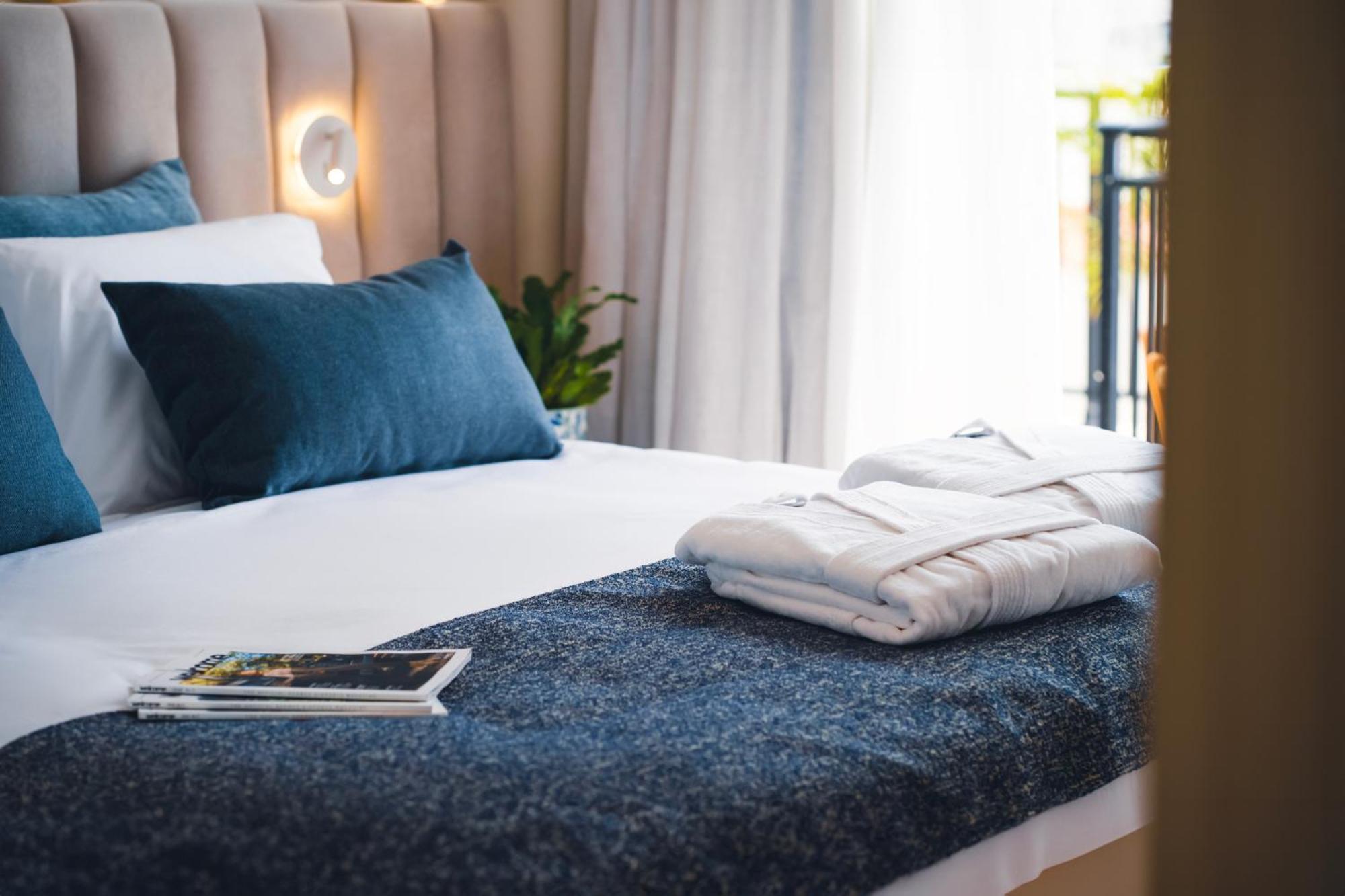 Wellclub - Wellness Family Experience - Seaview Hotel Paphos Bagian luar foto