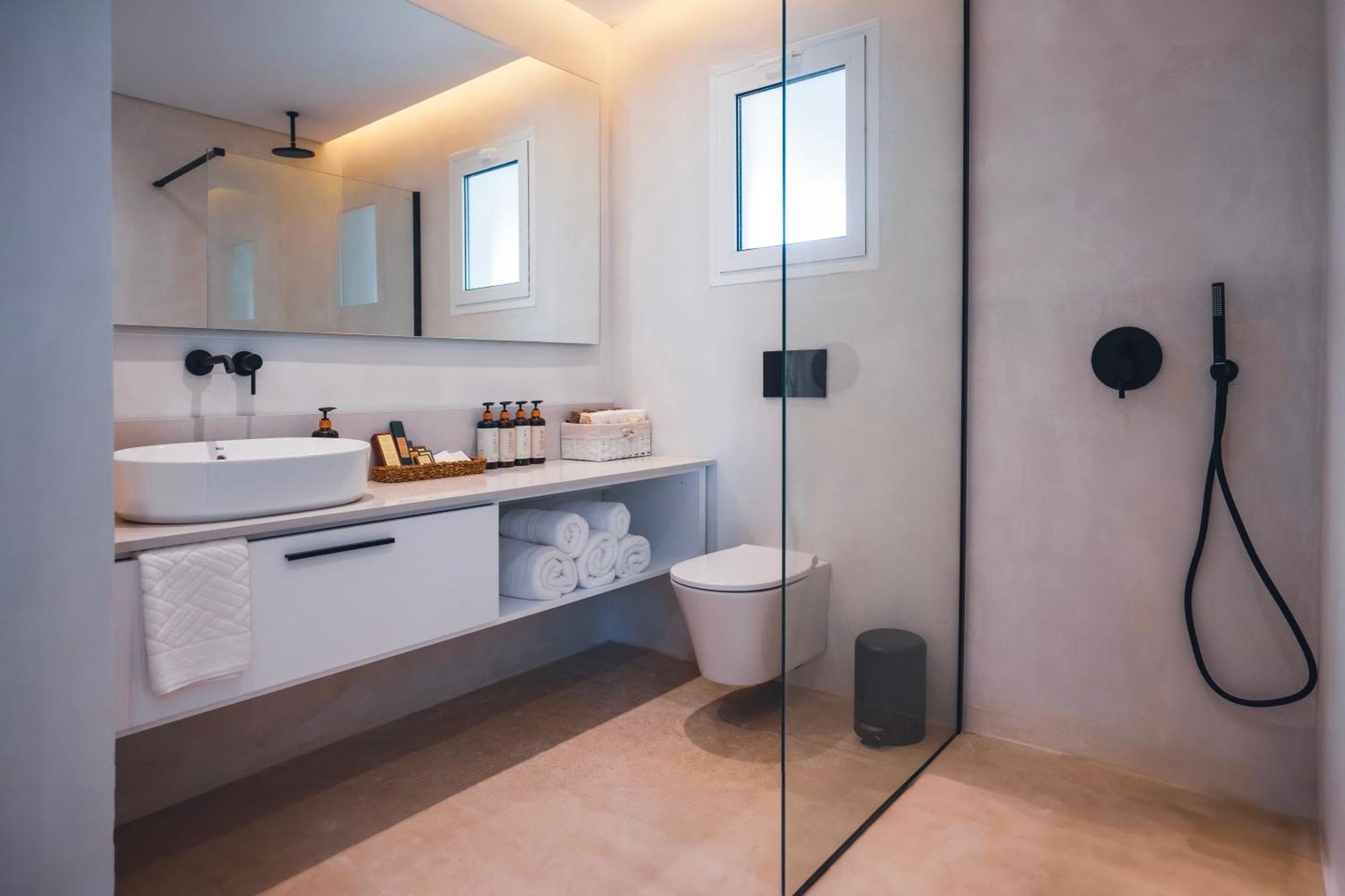 Wellclub - Wellness Family Experience - Seaview Hotel Paphos Bagian luar foto