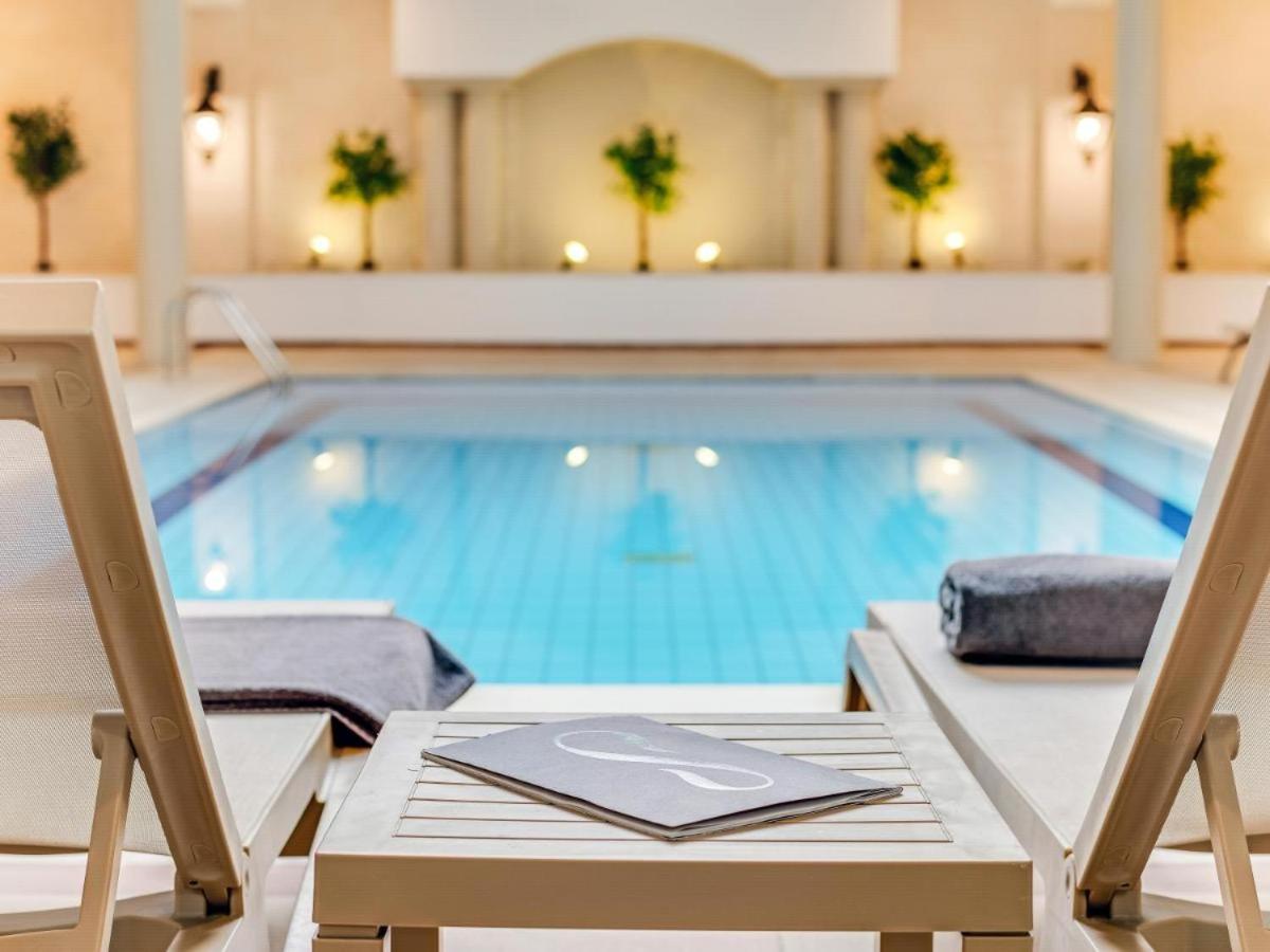 Wellclub - Wellness Family Experience - Seaview Hotel Paphos Bagian luar foto